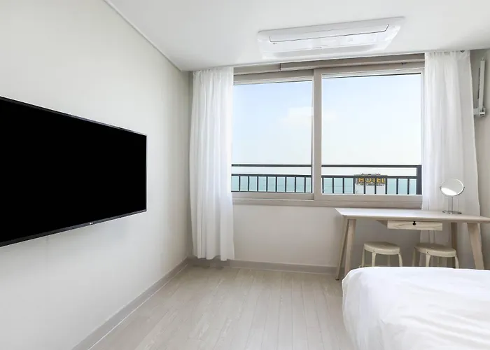 Hotel The First Ocean Songjeong