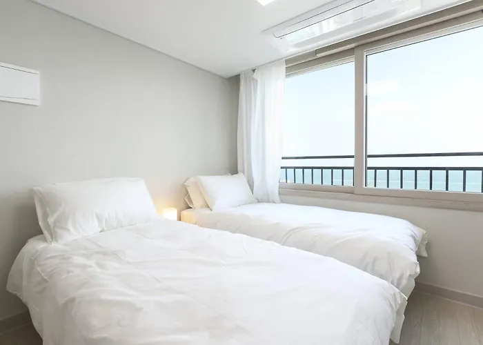 Hotel The First Ocean Songjeong