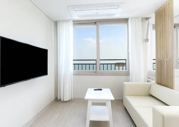 Hotel The First Ocean Songjeong *