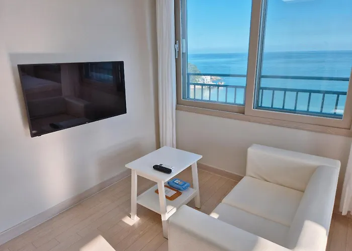 Hotel The First Ocean Songjeong